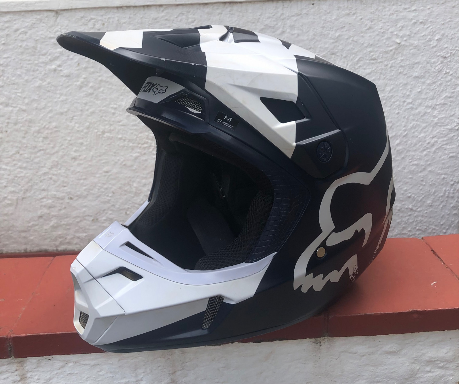 Fox V2 helmet (M) (neg) | Helmets | Bike Hub