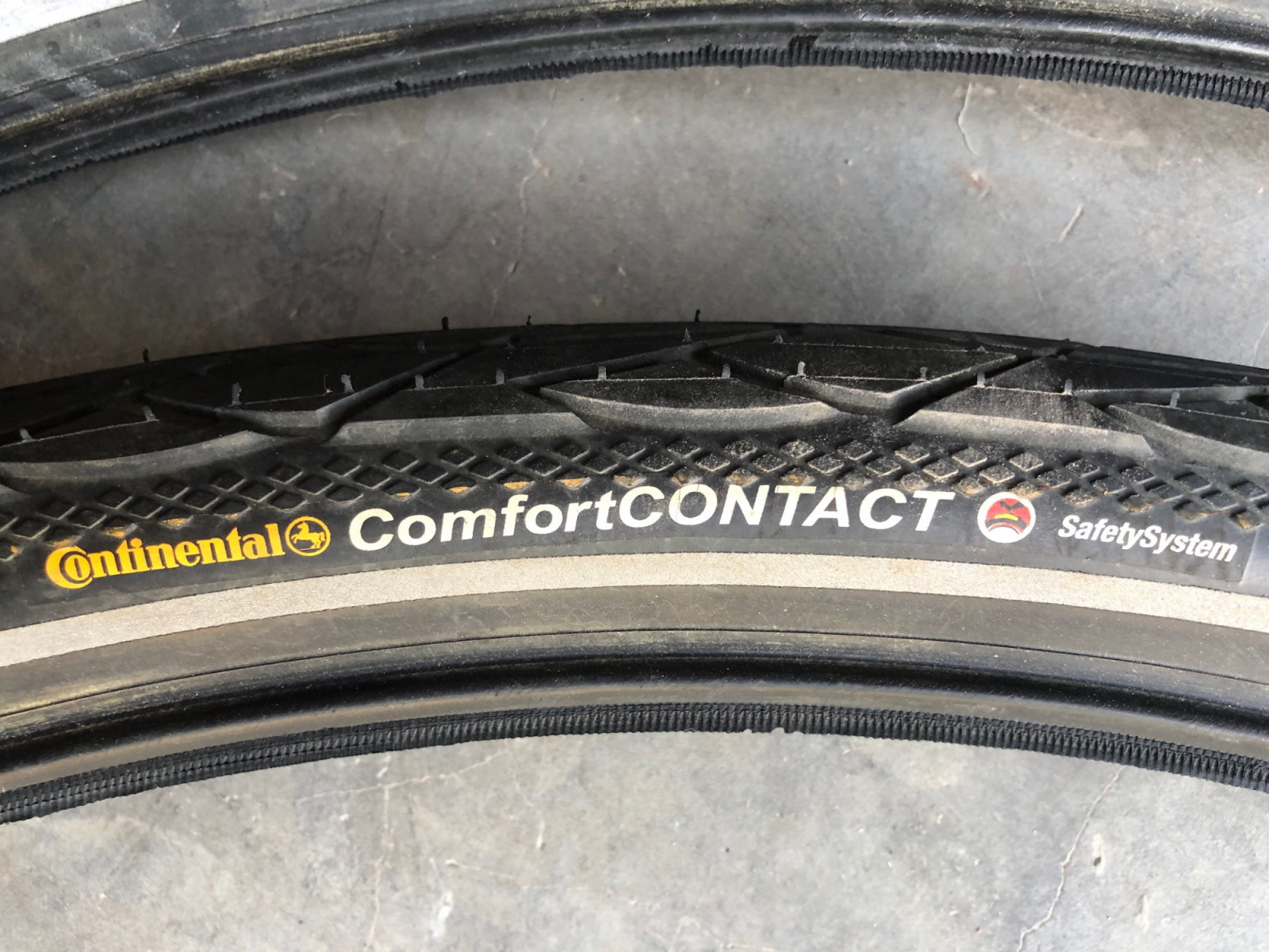 Touring tyres Continental Bike Hub