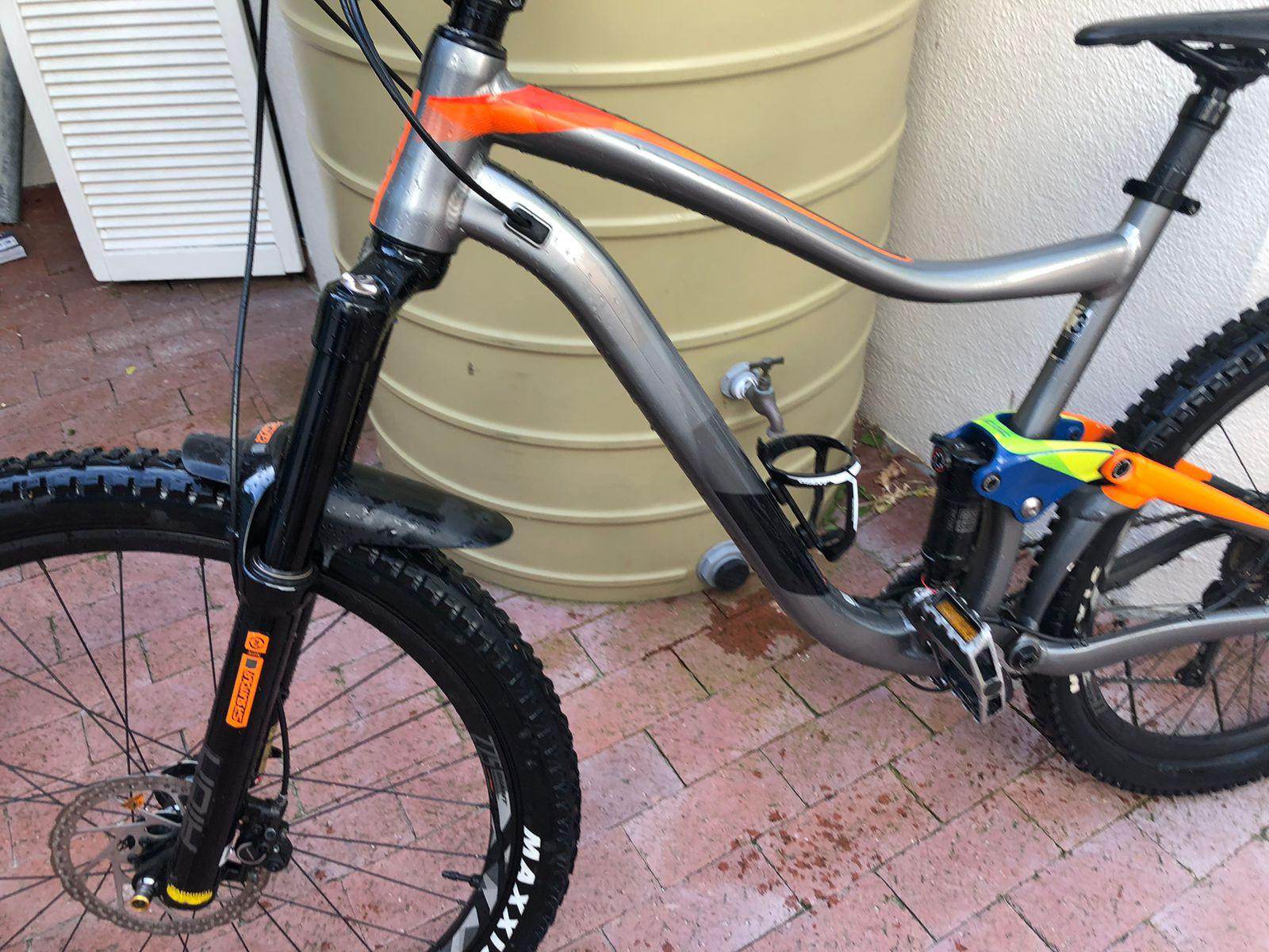 giant 3 mountain bike