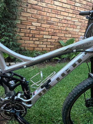 Giant Reign 3 26 (M) dual, rear air shock, | Dual Suspension