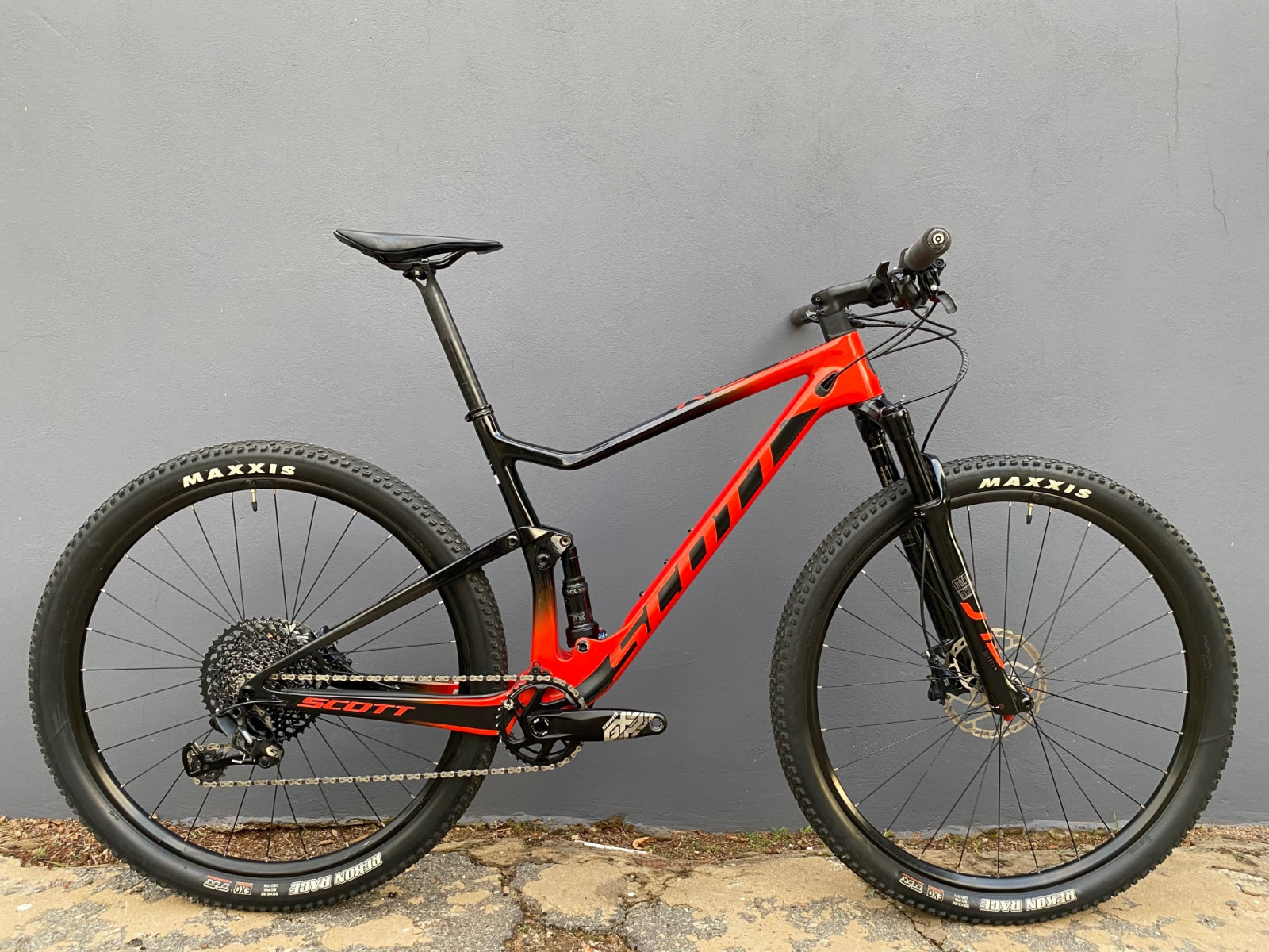 Scott Spark RC900 Team (large) | Dual Suspension Mountain Bikes | Bike Hub
