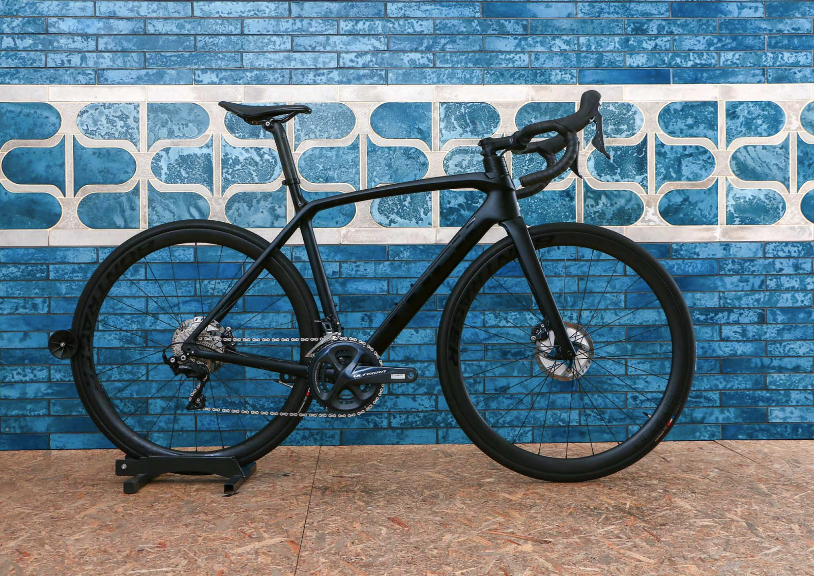 Pre-Owned Trek Emonda SL (54cm) BM8108 Tandem Road Bikes