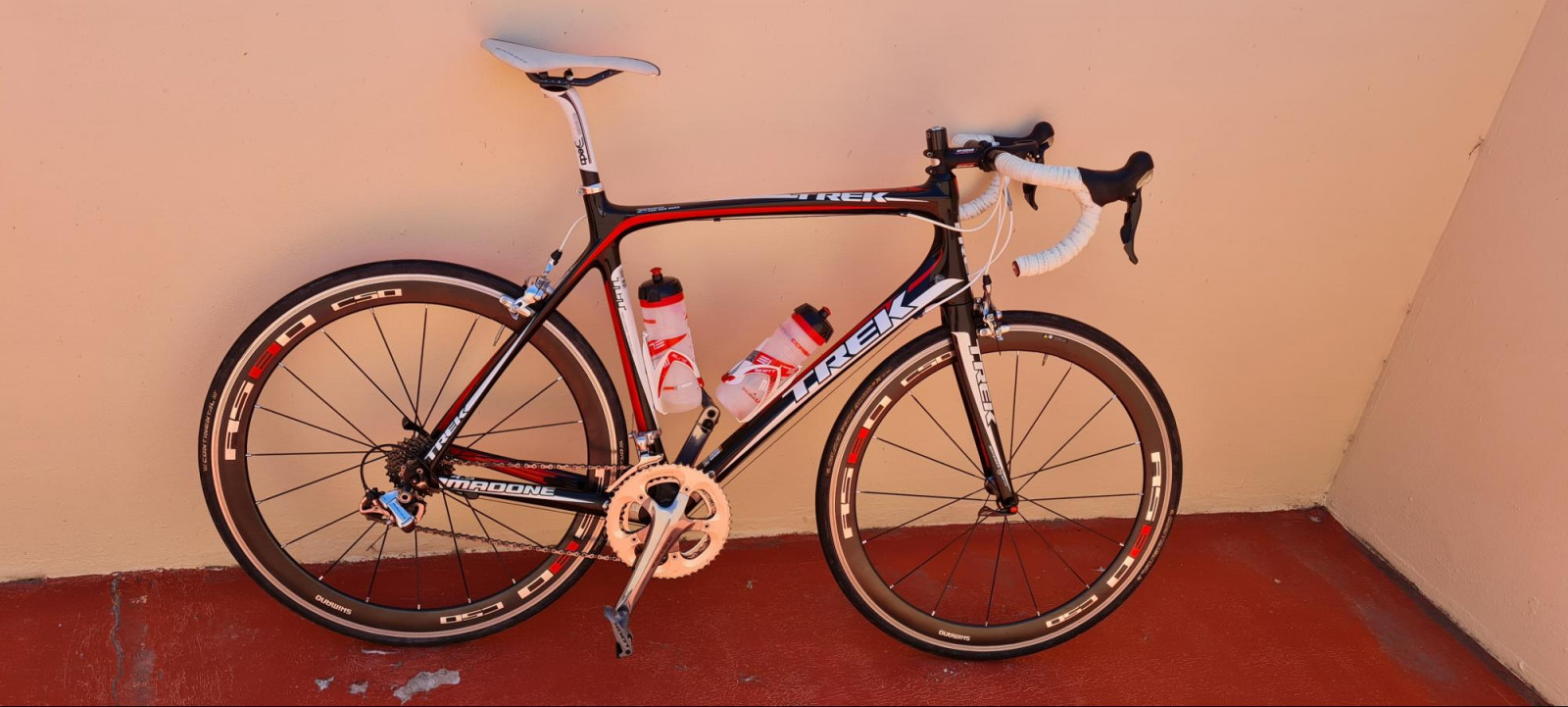 2010 Trek Madone 60cm 10speed Dura-Ace Road Bikes Bike Hub