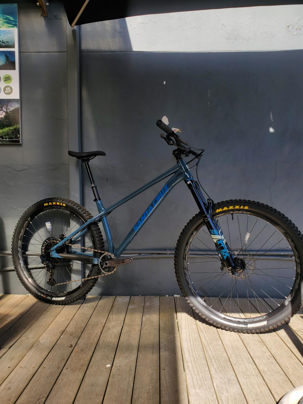 NEW] Santa Cruz Chameleon Custom (L) Gloss Navy Hardtail