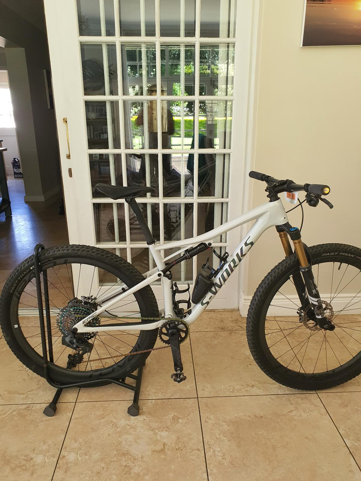 MOUNTAIN BIKE DUAL SUSPENSION Bike Hub