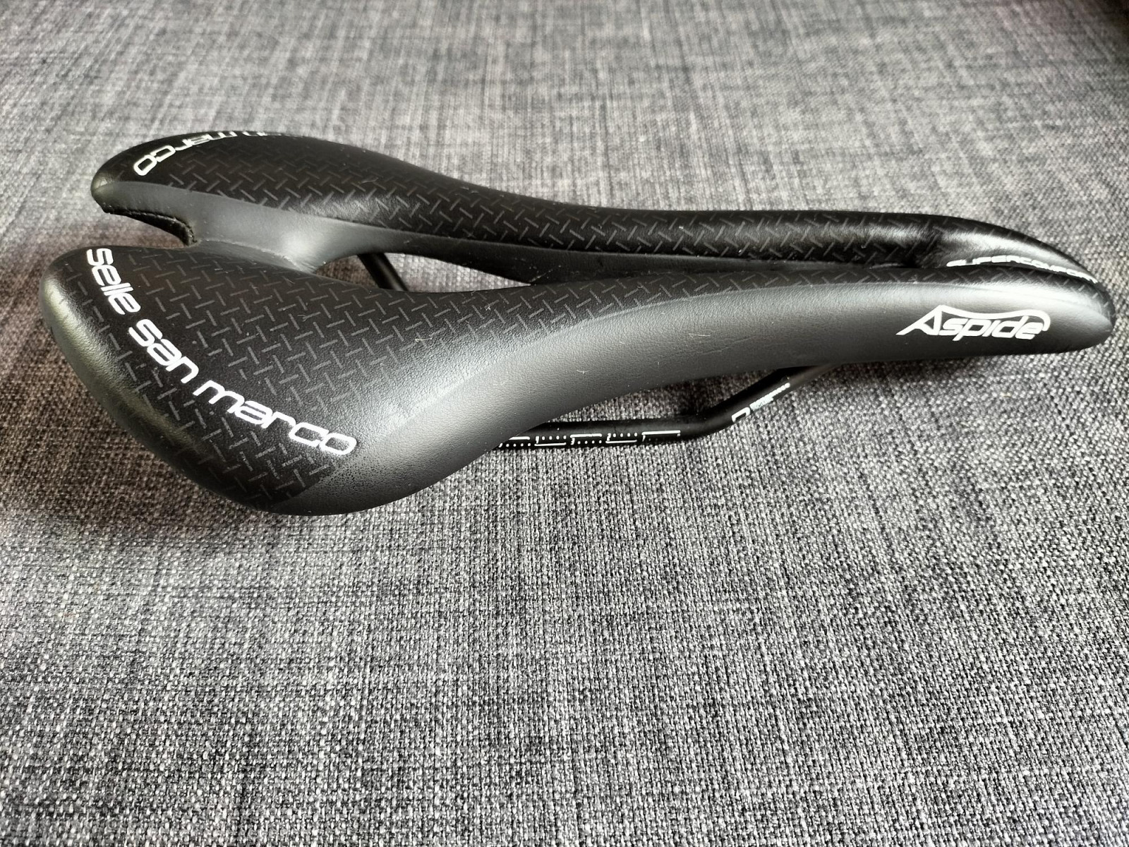Selle De Vélo San Marco BMX Rouge - Fabriquée En Italie, 463 Grammes, NOS