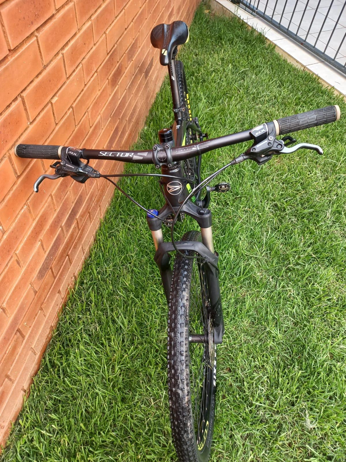 silverback sola 2 price