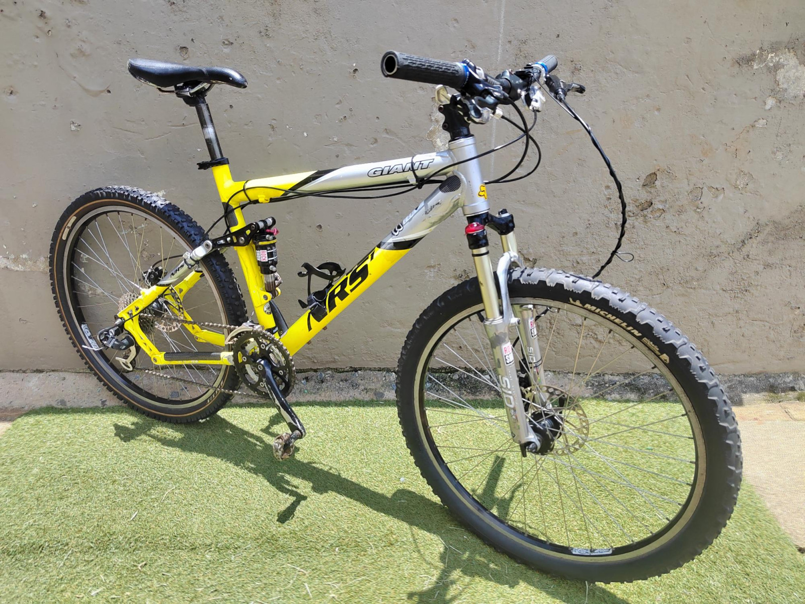 Giant NRS Dual Suspension | Dual Suspension Mountain Bikes | Bike Hub