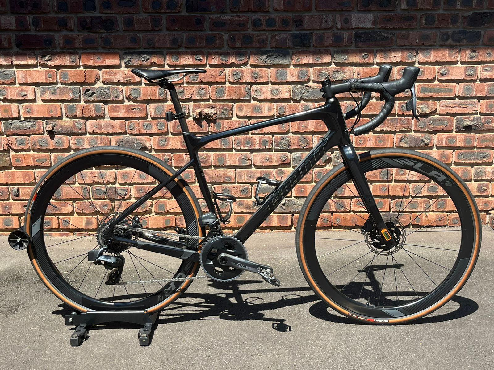 Reduced 2020 Giant Revolt Advanced Pro Force ML Gravel Bikes