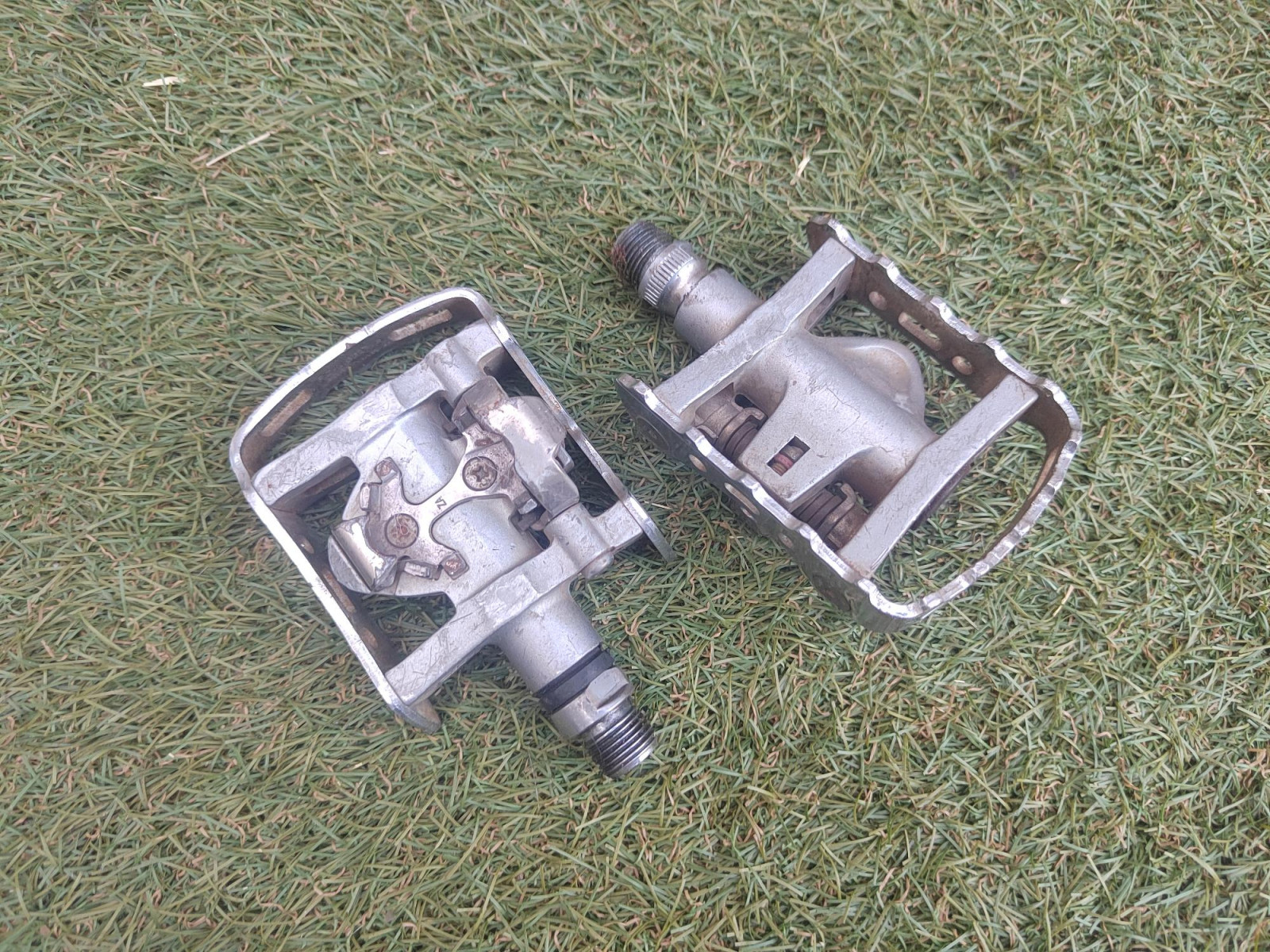 Dual Pedals Bike Hub