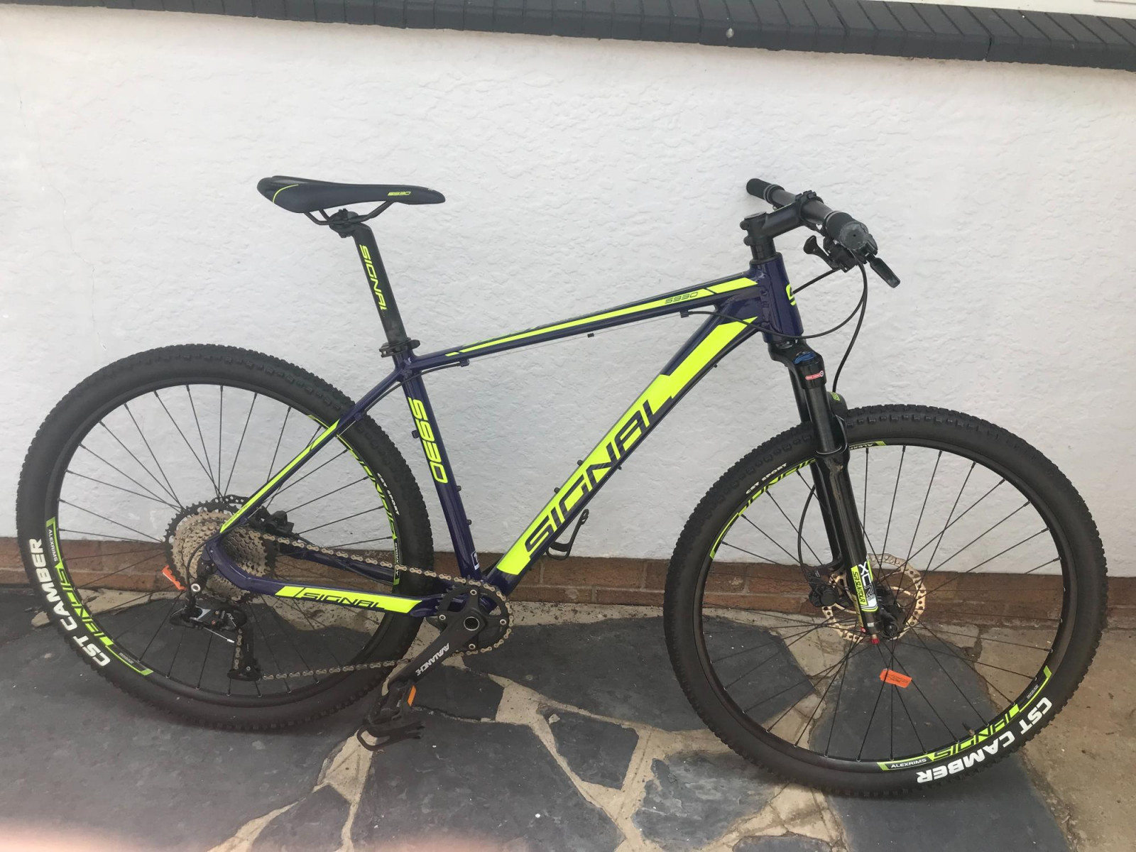 Signal S930 Bike Hub