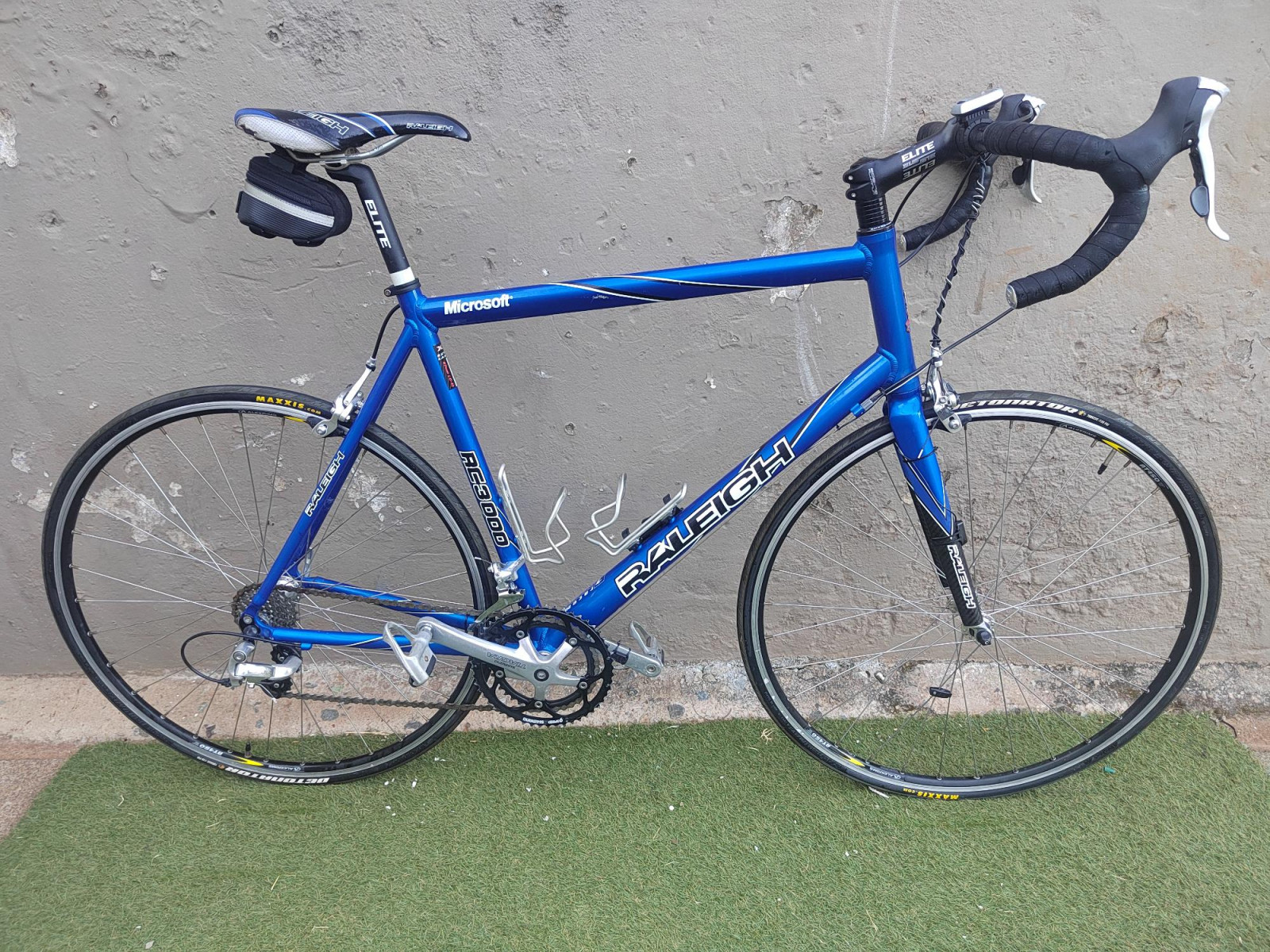 Raleigh RC3000 | Road Bikes | Bike Hub