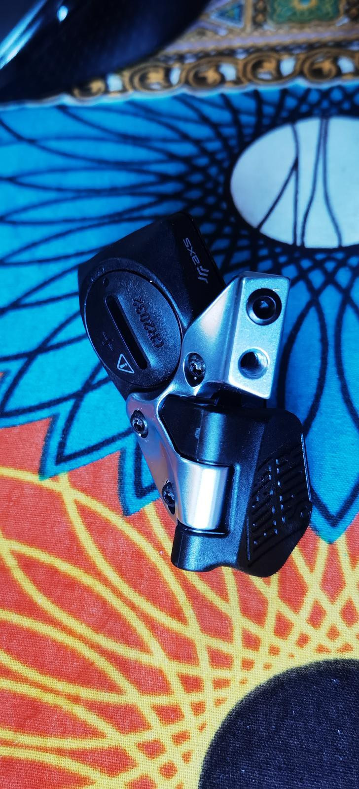 Sram AXS reverb dropper post lever Bike Hub