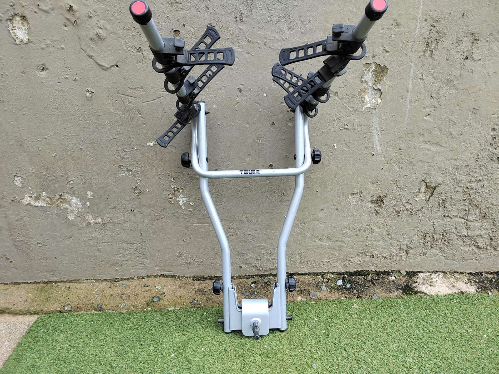 thule hang on bike rack