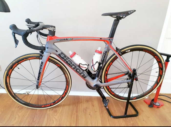Bianchi Oltre XR4 | Road Bikes | Bike Hub