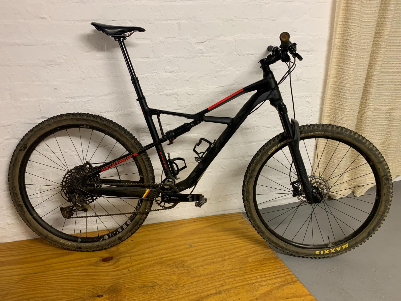 Silverback Stratos AL Dual Suspension Mountain Bikes Bike Hub