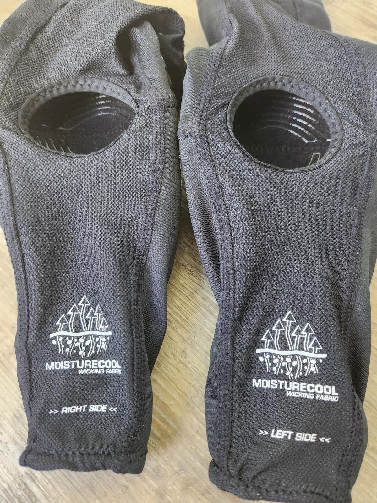 Leatt AIRFLEX Elbow Guards Bike Hub