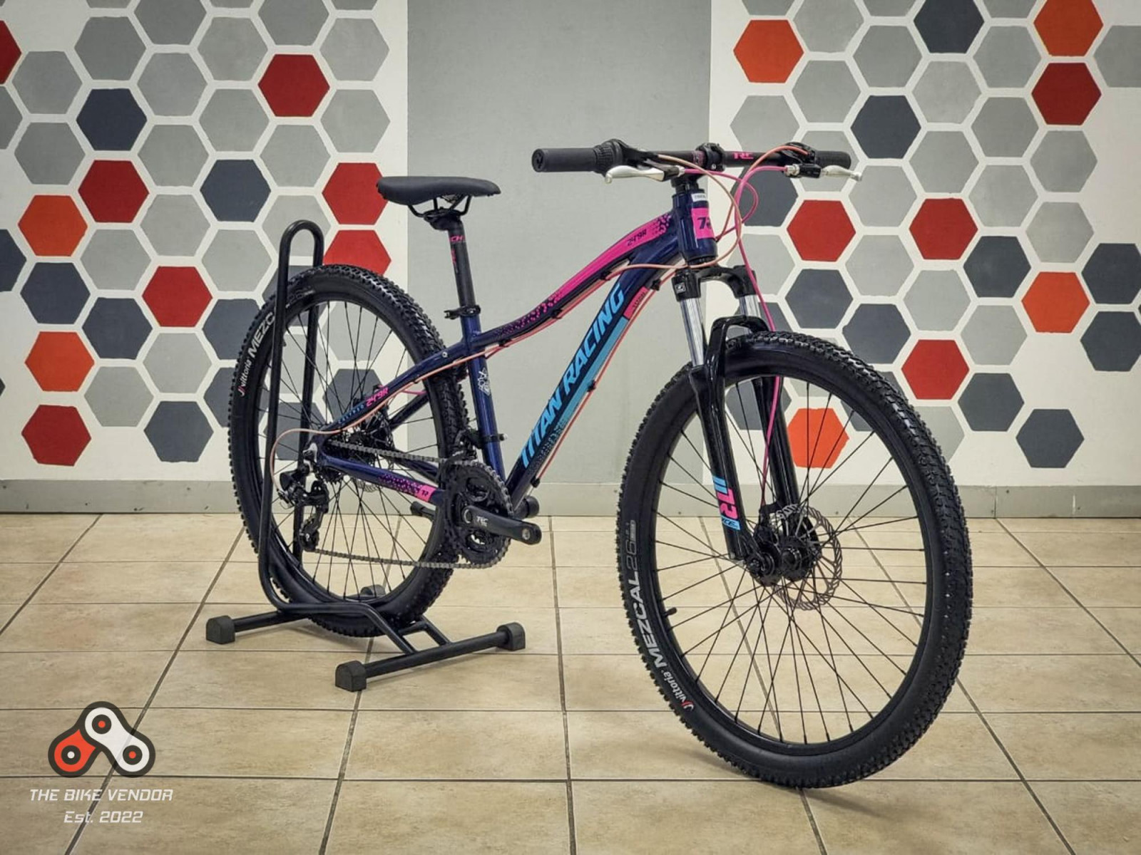 Titan Calypso 249R Tektro Suntour Bike Hub