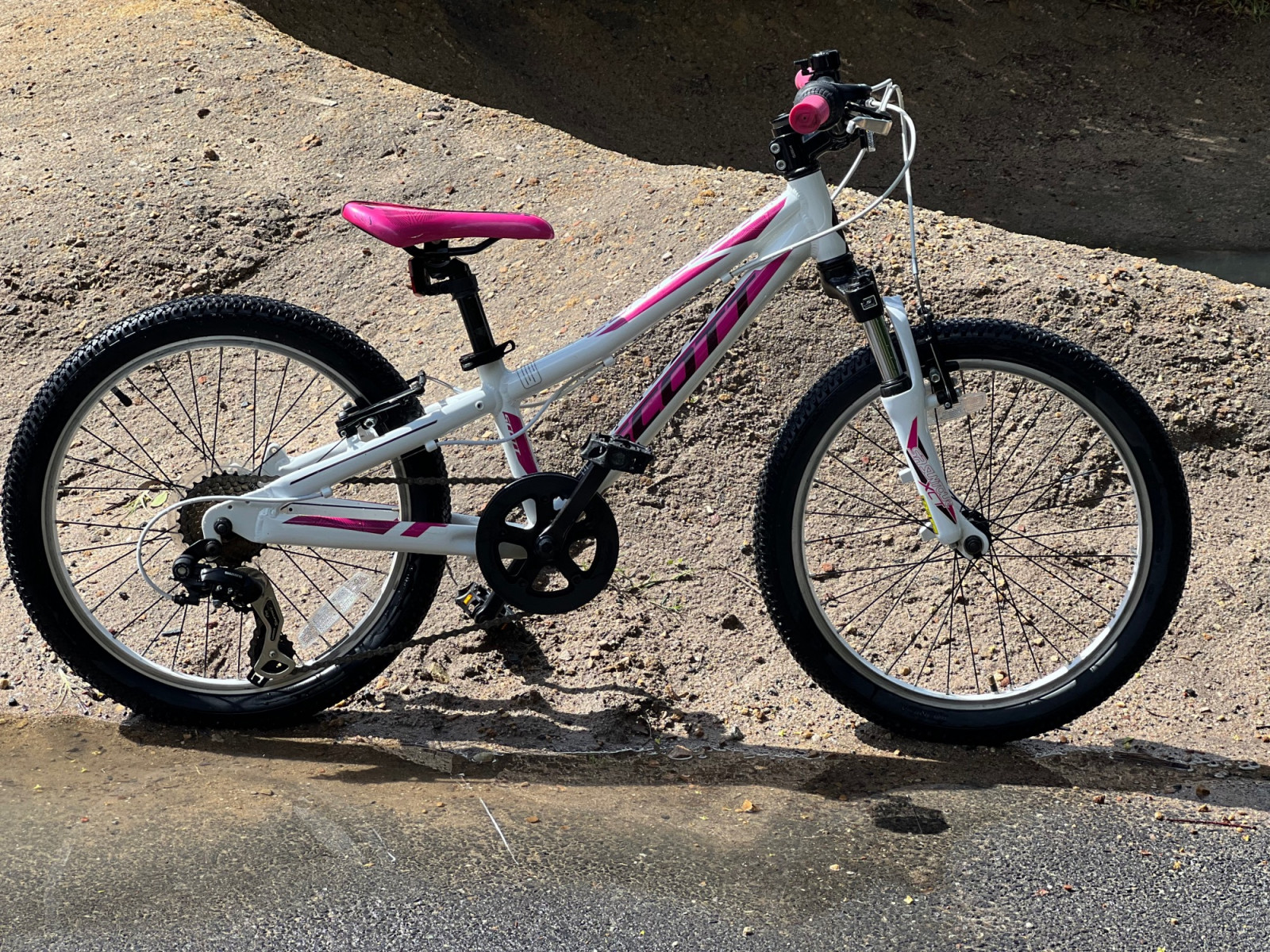 Scott Contessa/Scale 20 inch Kids Bikes Bike Hub