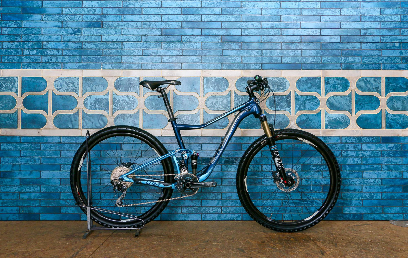 Pre-Owned Giant Liv (M) BM8787 2016 | Dual Suspension Mountain Bikes ...