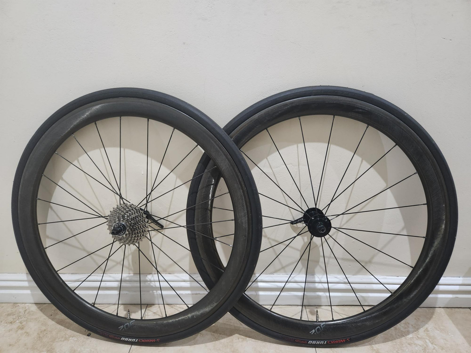 Zipp 302 Carbon clinchers Road Bike Wheels Bike Hub