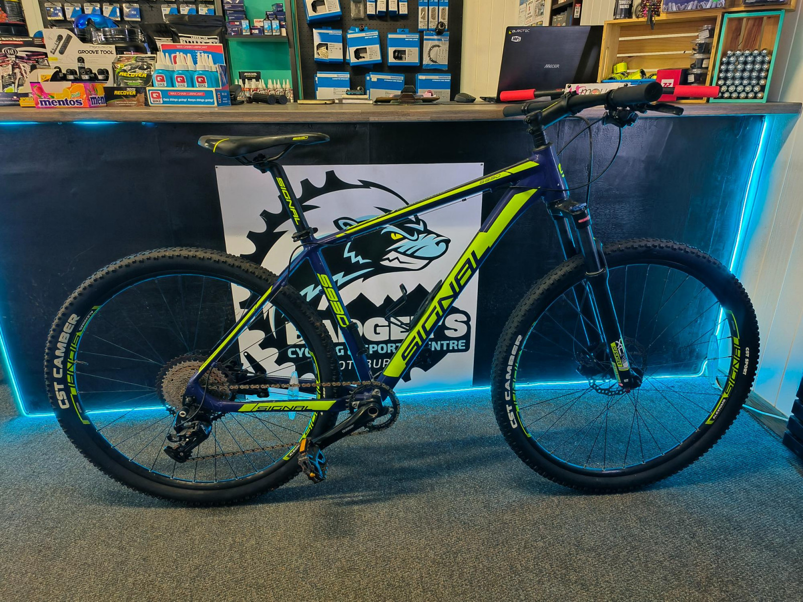 Signal S930 Bike Hub