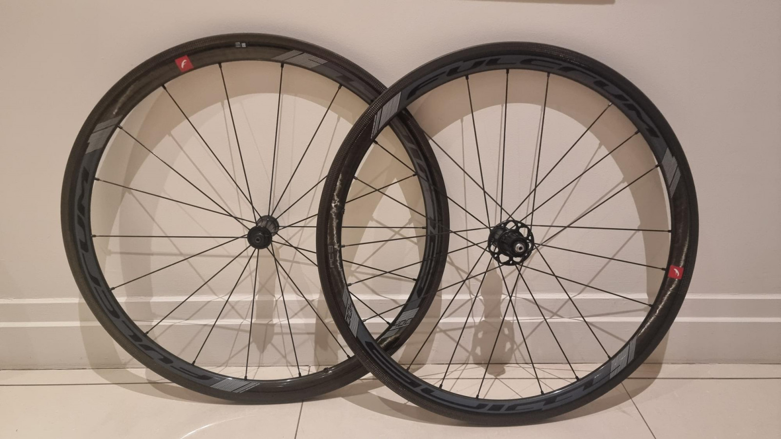 fulcrum wind 400c c17 carbon clincher road wheelset