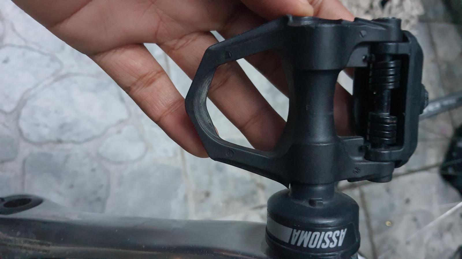 Assioma Favero Uno power meter. Bike Hub