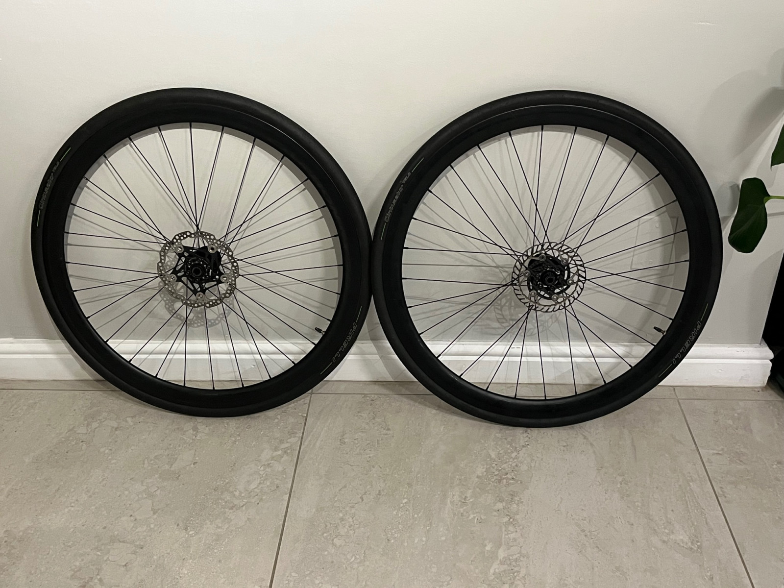 Salt Carbon Clinchers (price drop) Bike Hub
