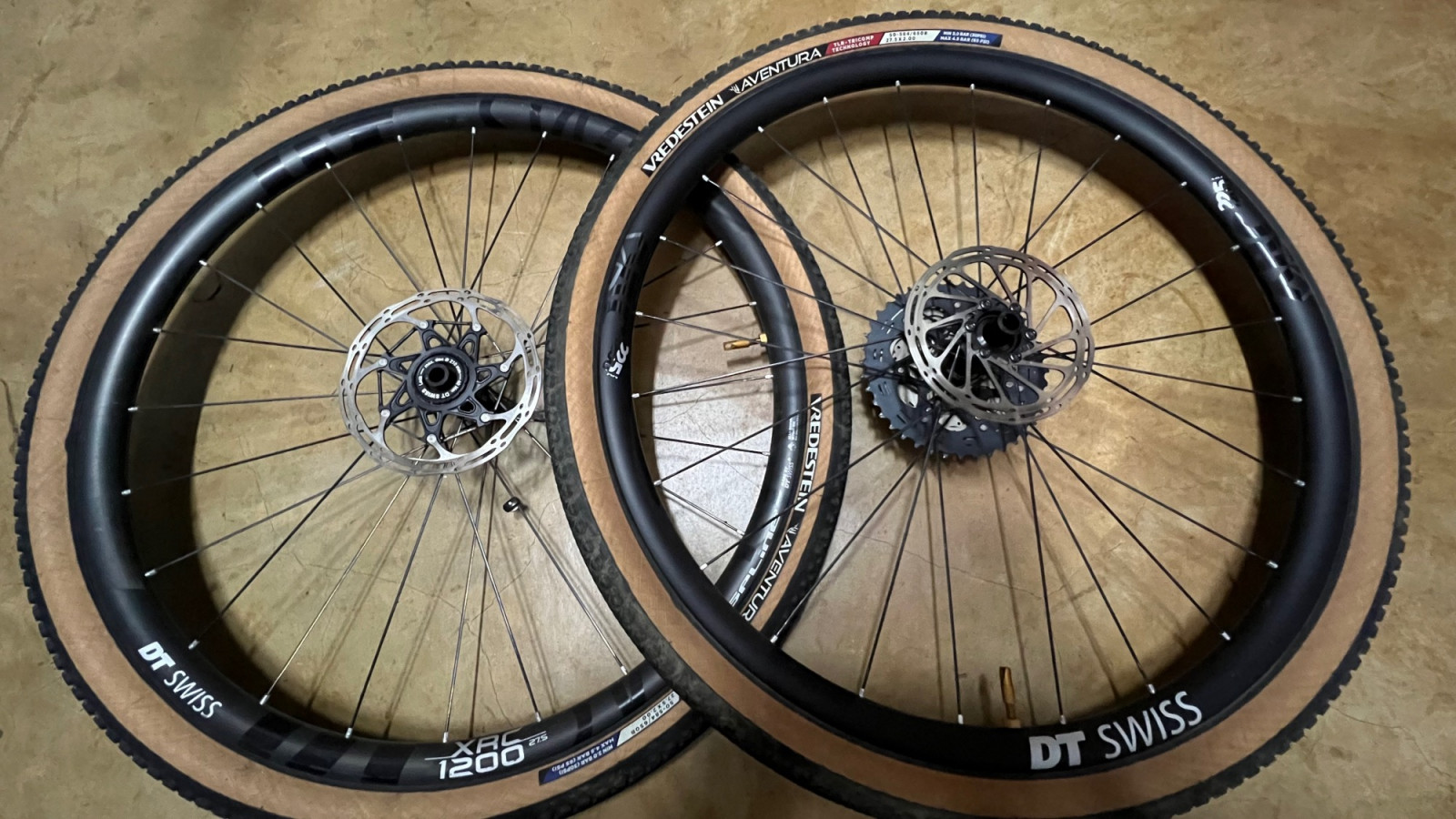 DT Swiss XRC 1200 spline carbon. 650b non boost Bike Hub