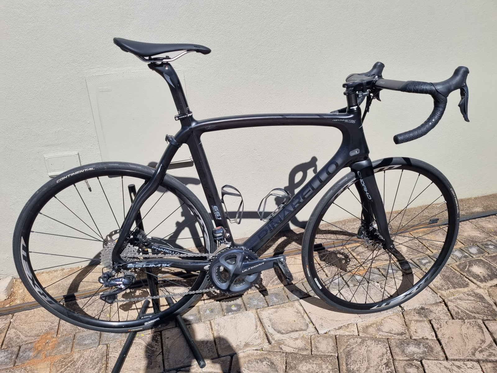Pinarello Dogma 65.1 Disc 57.5 | Road Bikes | Bike Hub