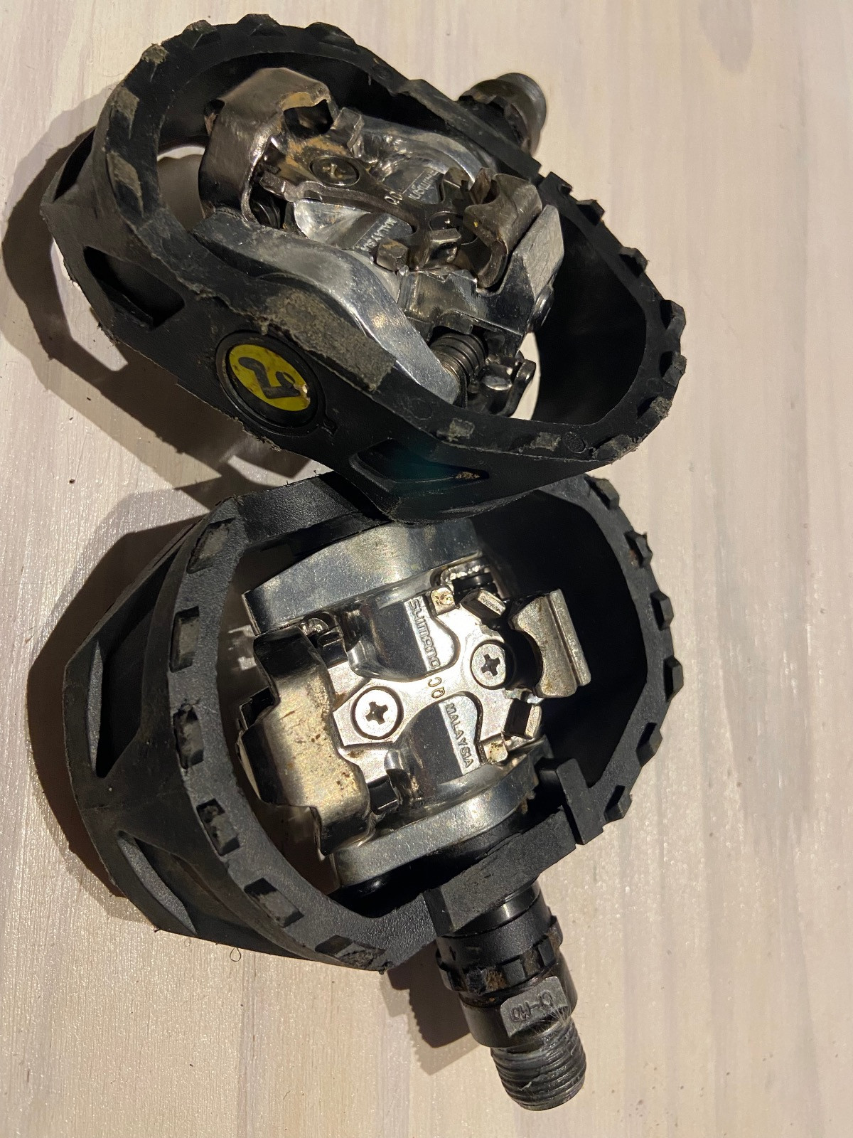 SHIMANO PD-M424 Pedals Bike Hub