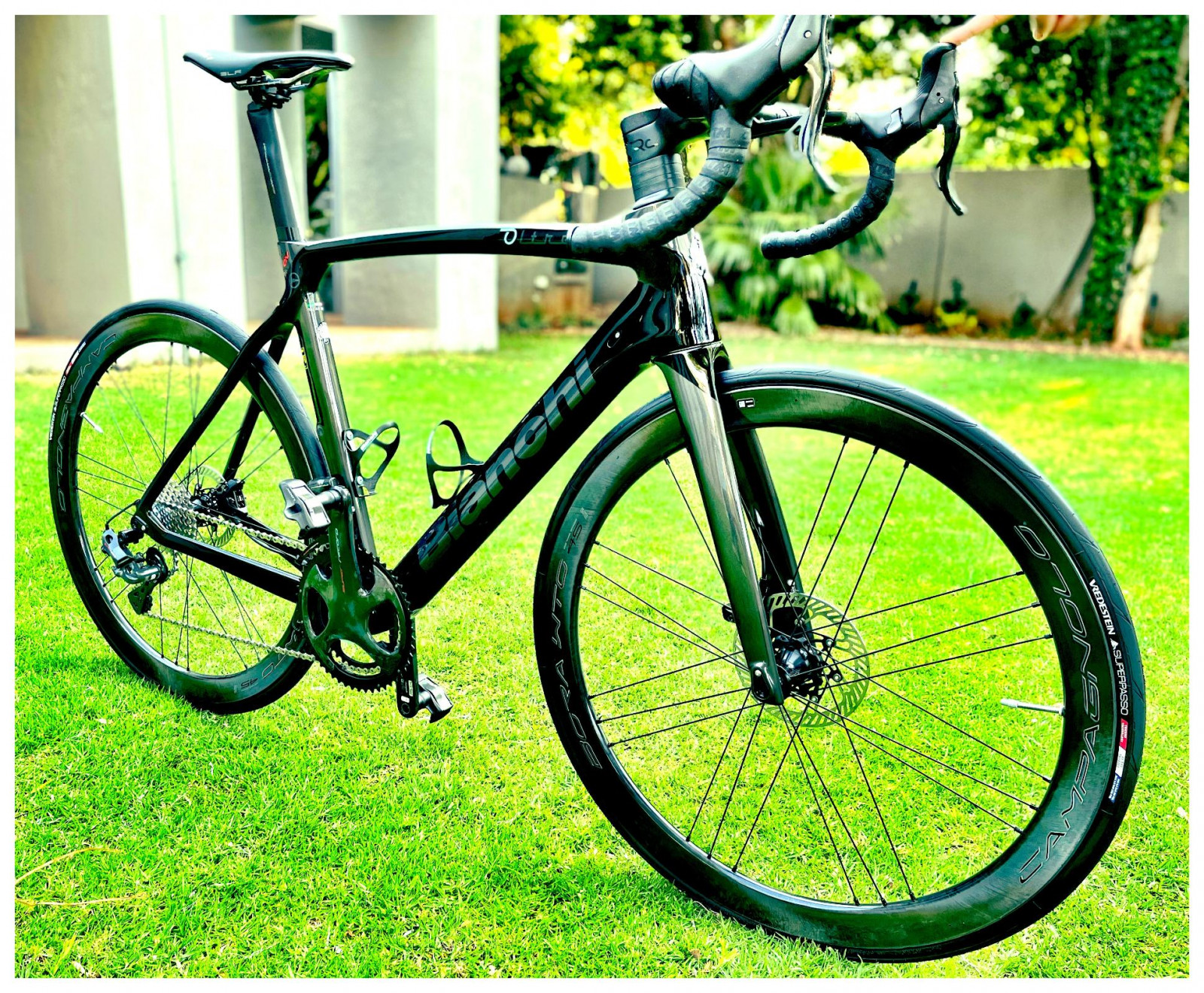 自転車本体 Bianchi OLTRE XR4 BORA ULTRA WTO bianchi-oltre-xr4-campagnolo-