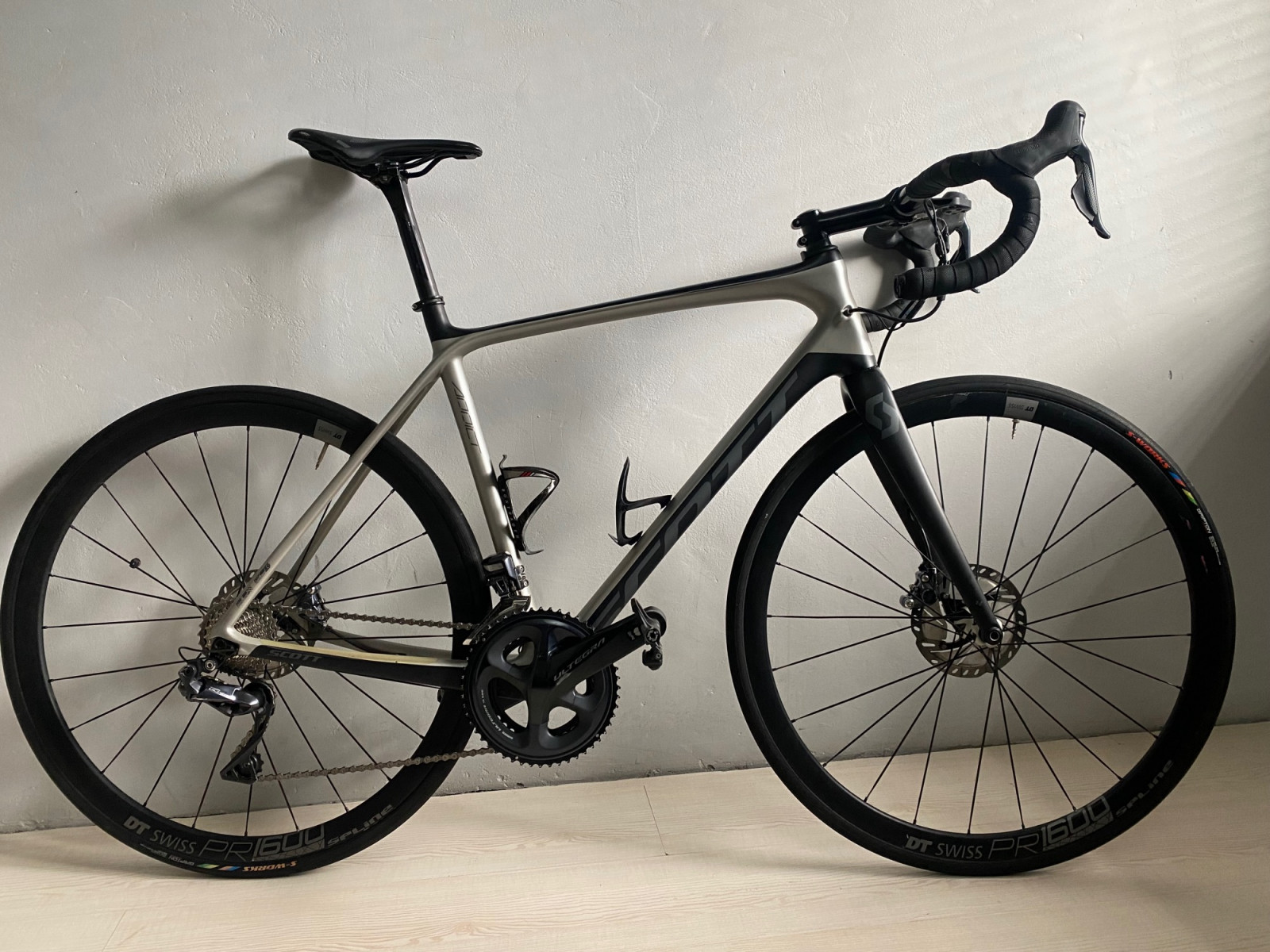 Scott Addict SE 2020 Road Bikes Bike Hub