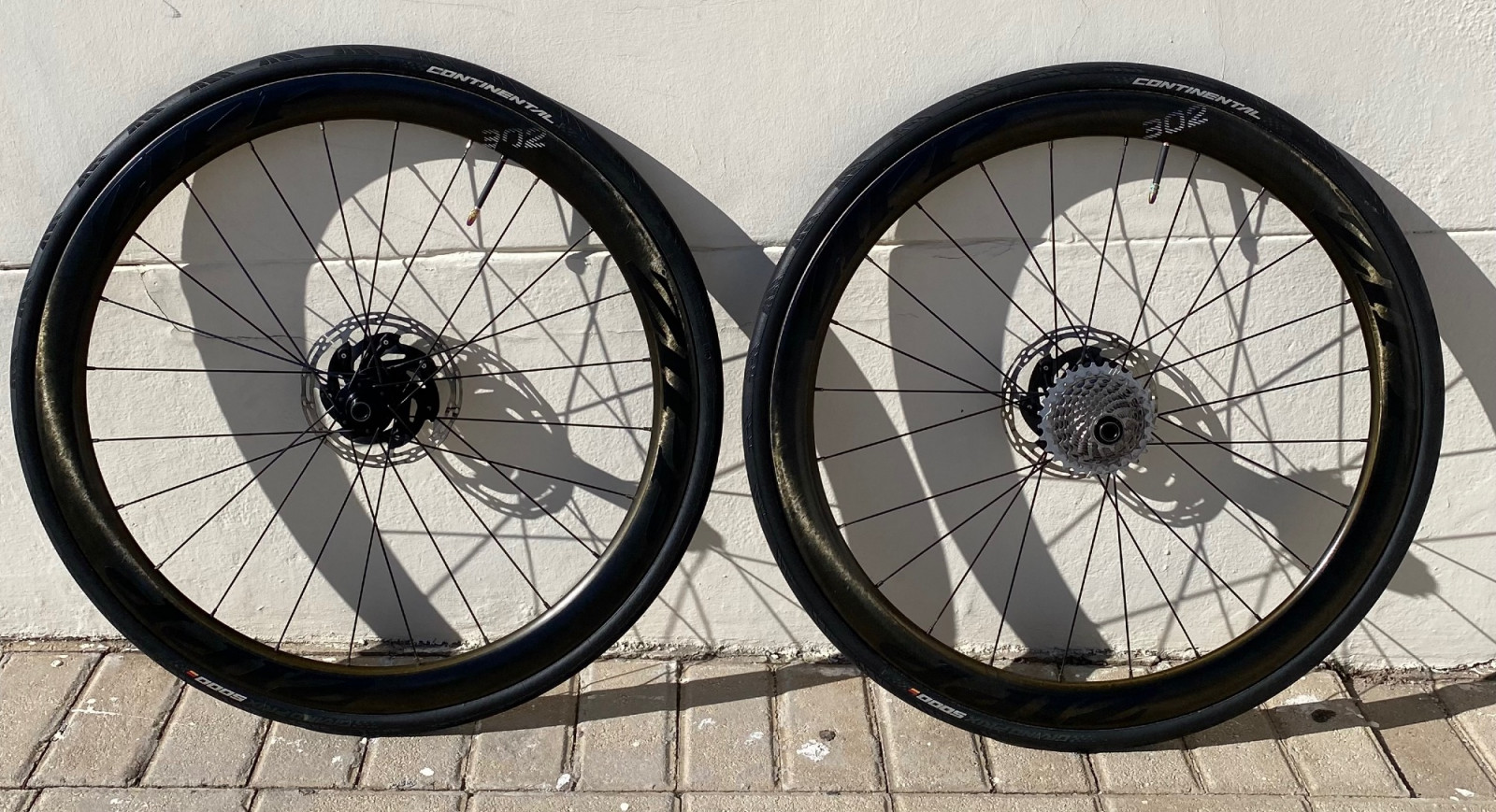 zipp carbon disc wheelset