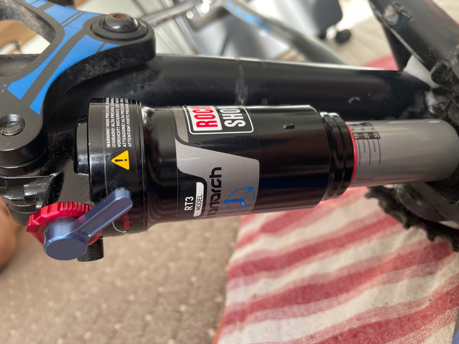 Rockshox Monarch RT3 Rear Shock (Mountain Bike) Bike Hub