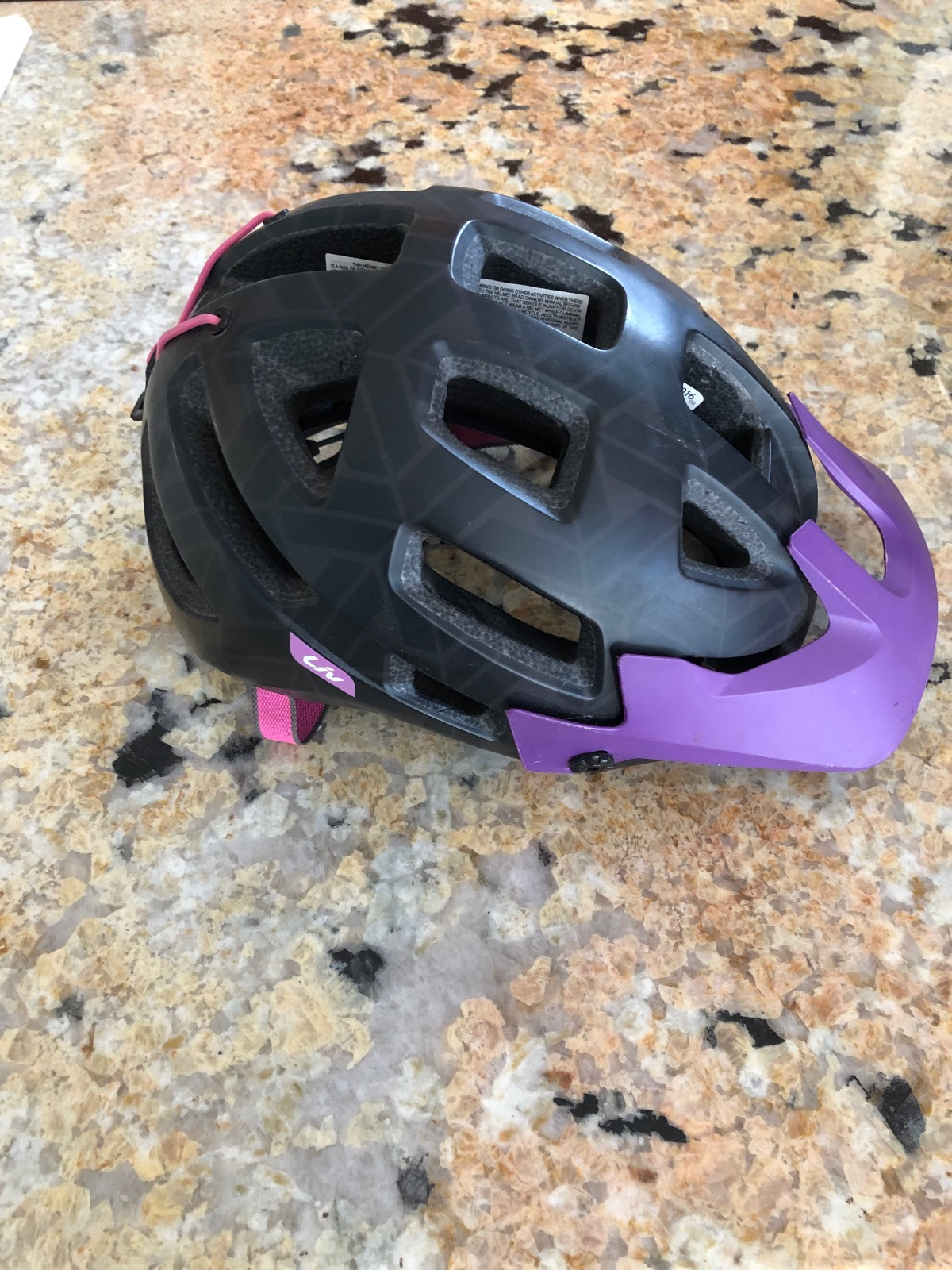 Giant Liv Helmets Bike Hub