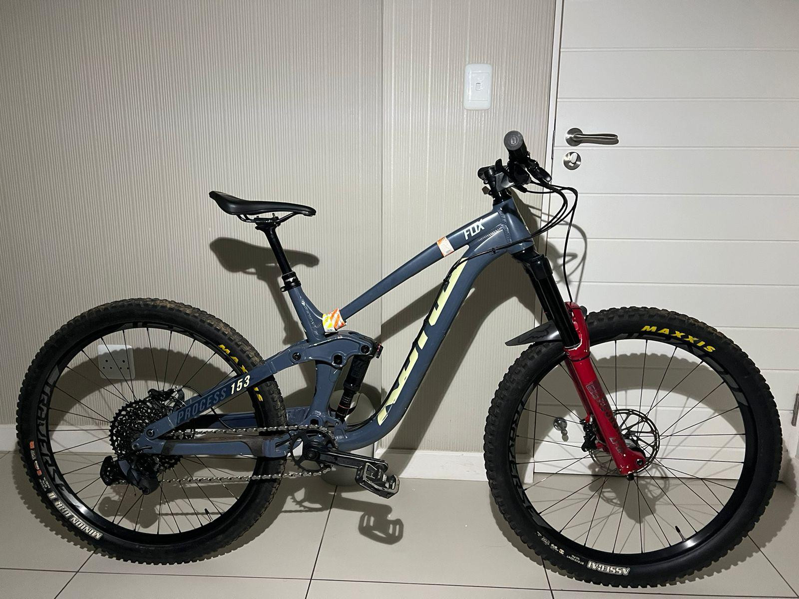 kona dual suspension mountain bike