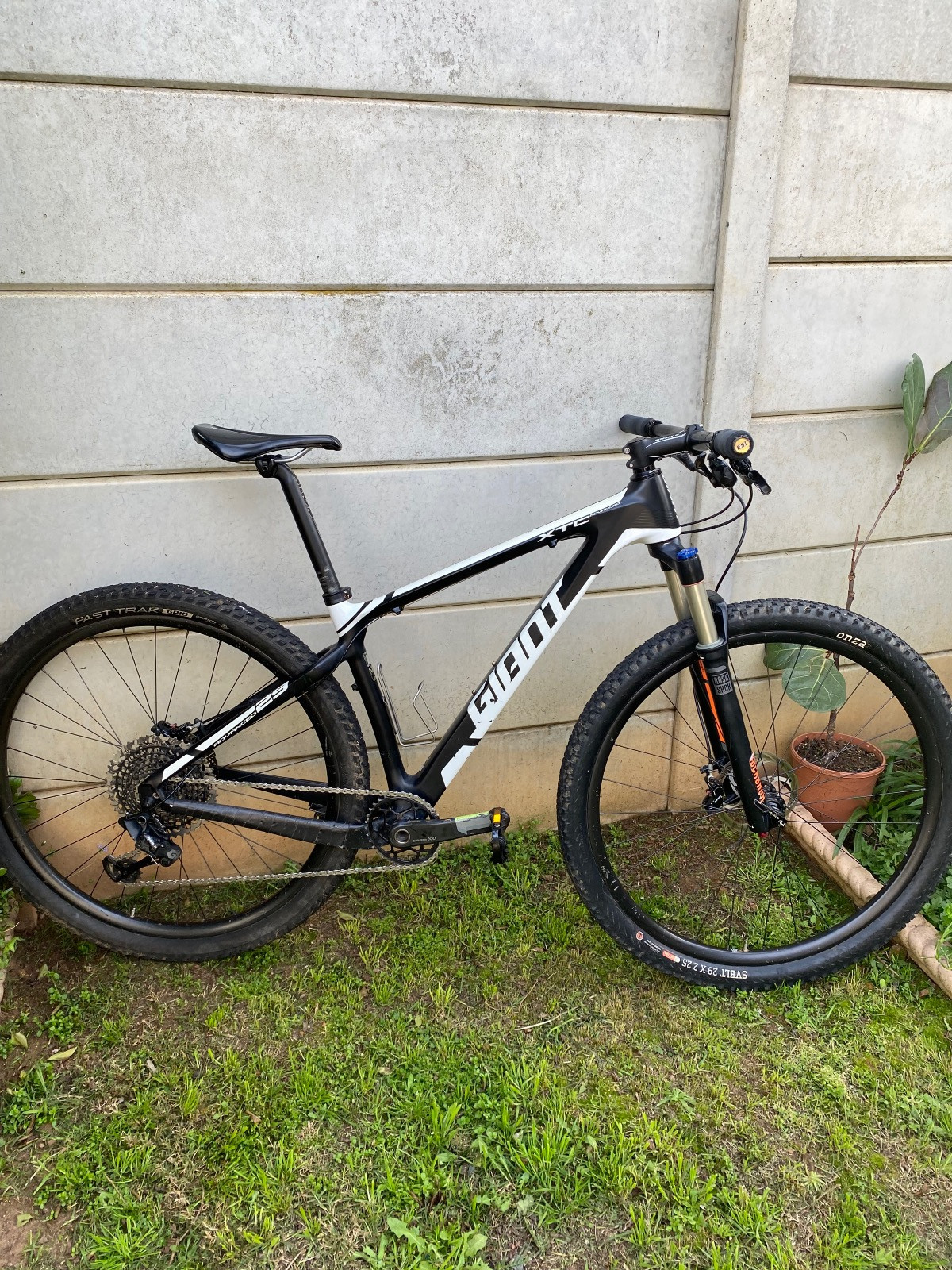 giant xtc 20 inch mountain bike