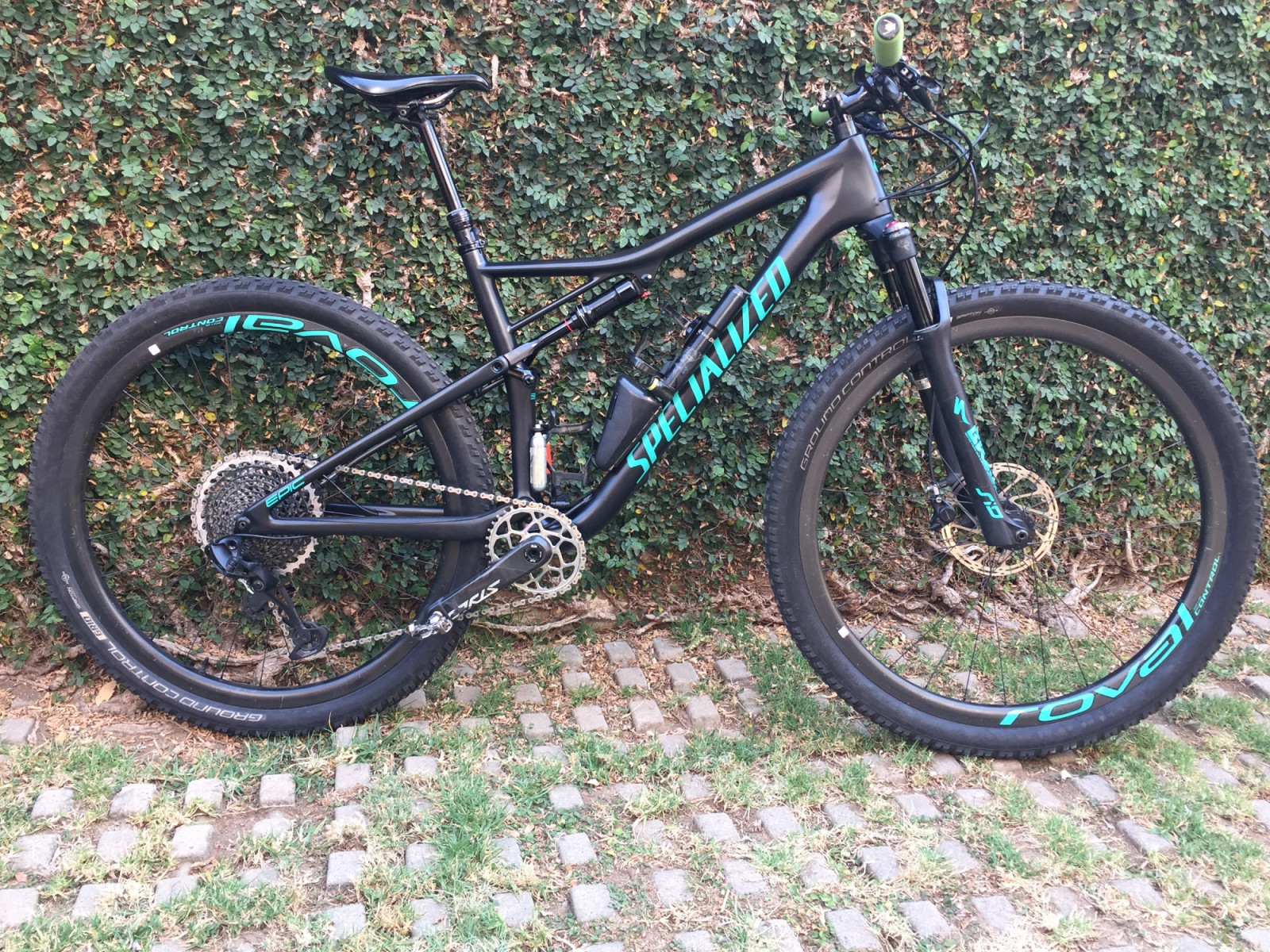 Specialized Epic Pro Carbon, Brain Fork, Dropper Dual Suspension Mountain Bikes Bike Hub