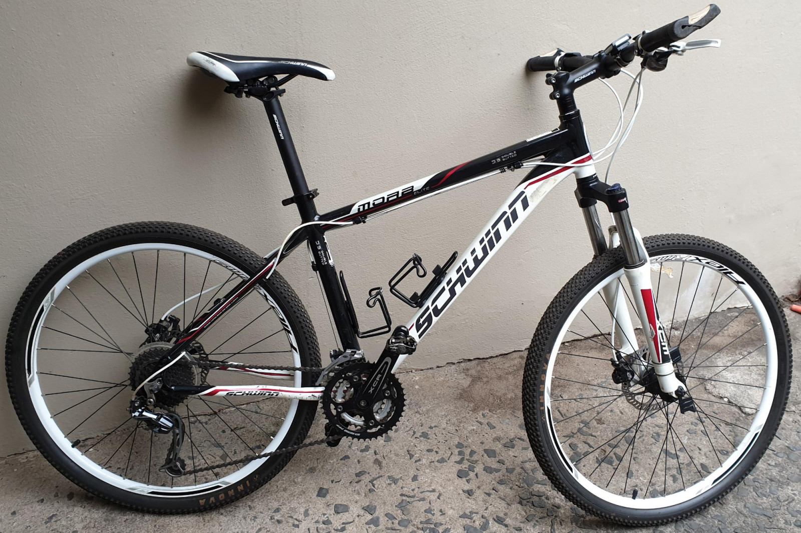 Schwinn MOAB Elite and Accessories | Hardtail Mountain Bikes 