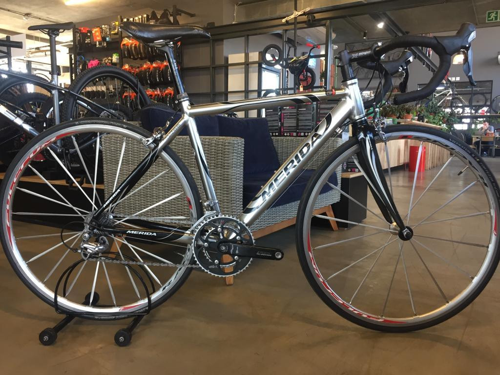 Merida Road 904 | Road Bikes | Bike Hub