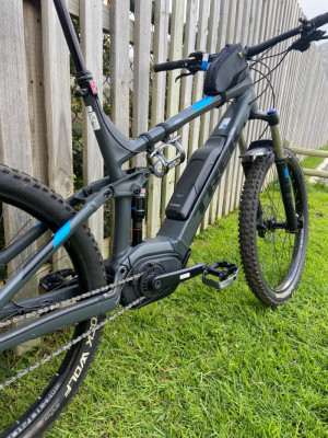 Trek Powerfly XL Dual Suspension Mountain E-Bikes Bike Hub