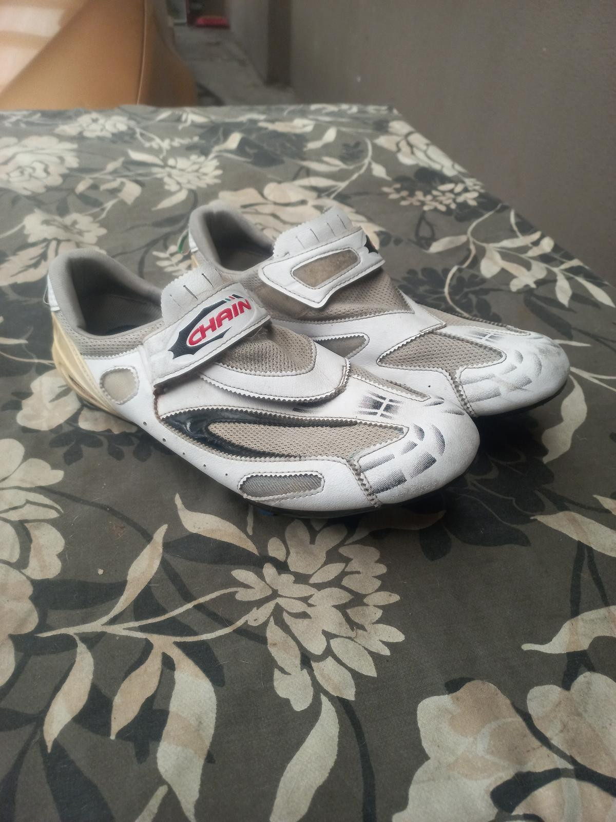 buy cycling shoes