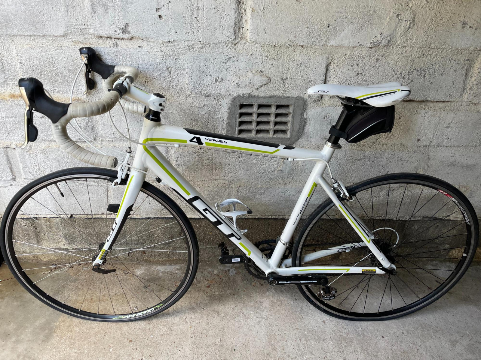 GT 4 series road bike - like NEW | Road Bikes | Bike Hub