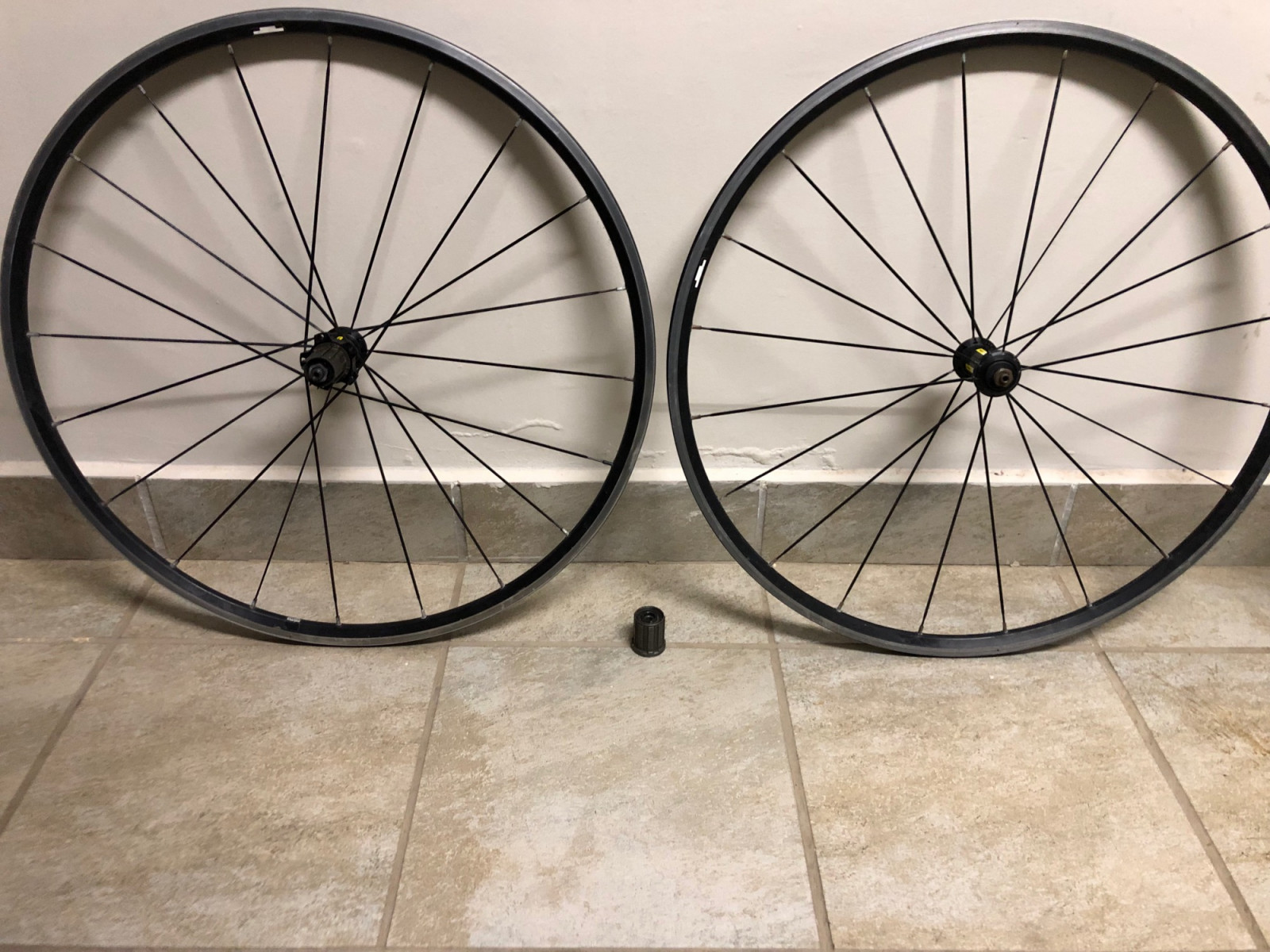 Mavic Aksium 700C Wheelset Road Bike Wheels Bike Hub