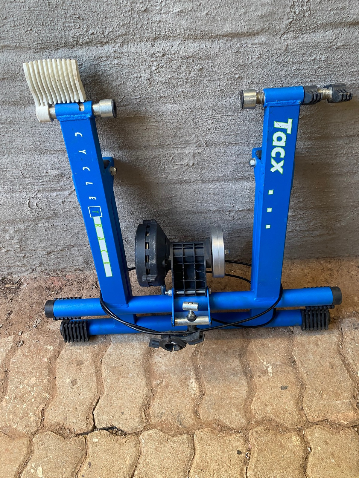 indoor sports trainers