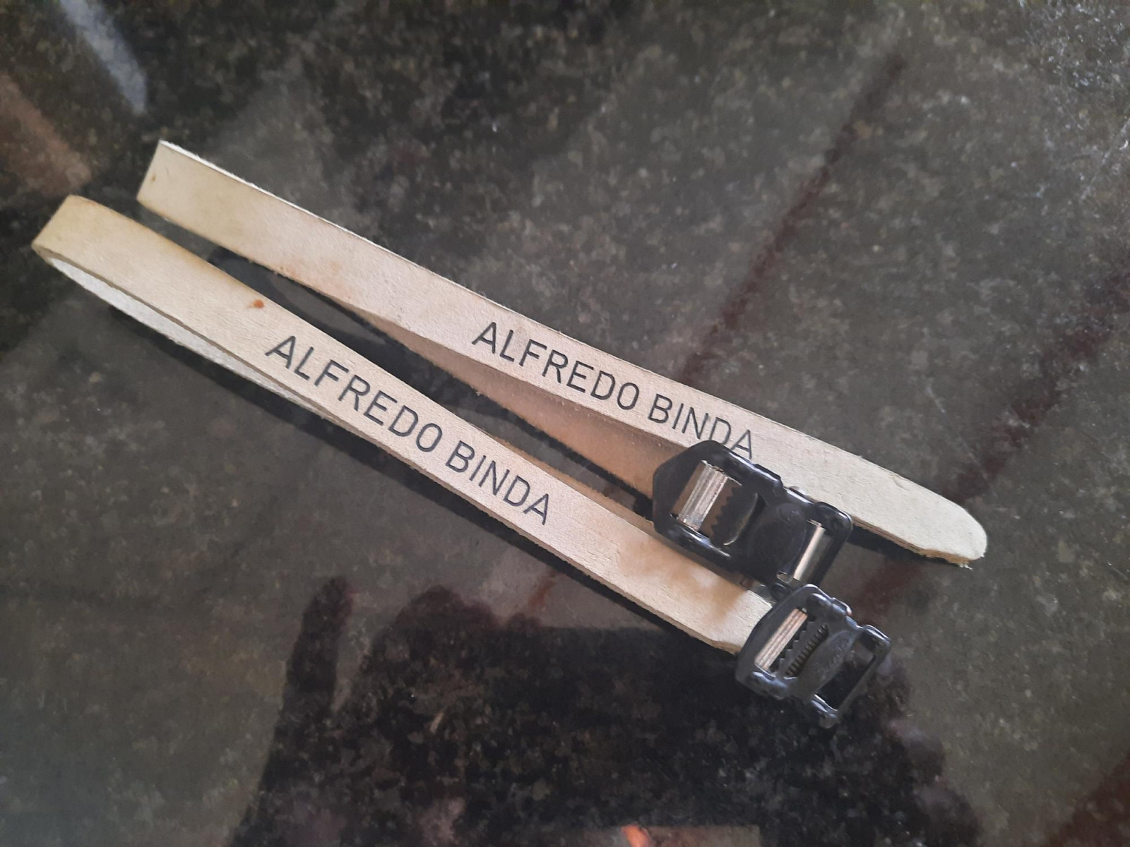 Bretelles d'orteils vintage NOS Alfredo Binda BLANC cuir argenté