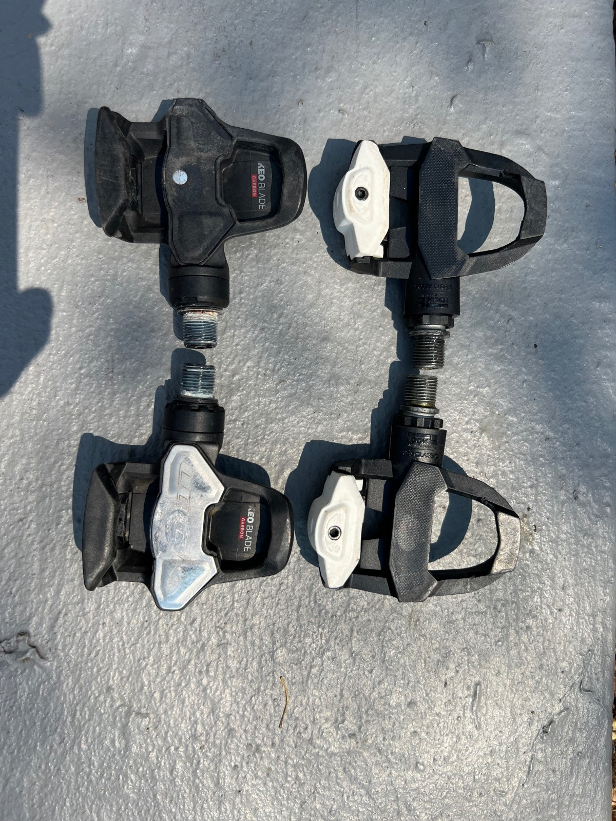 2x Look pedals (carbon blades and basic) Pedals Bike Hub