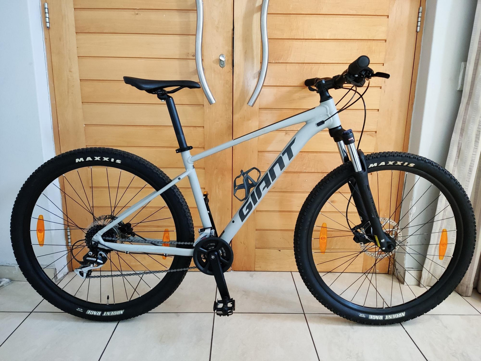 Giant Talon 2 29er / Medium frame | Hardtail Mountain Bikes | Bike Hub